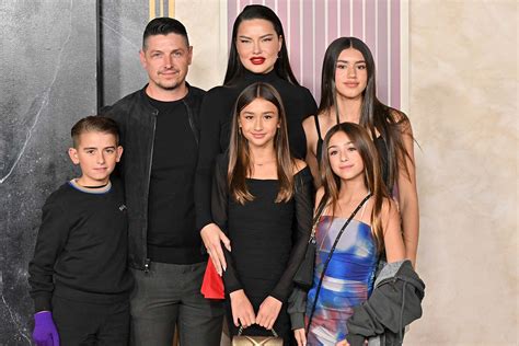 adriana lima daughters now